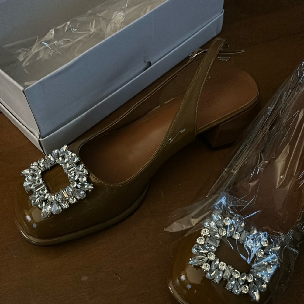 Brand new fun brown patent leather shoes